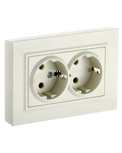 Розетка 2-местная с з/к РСш12-3-БрКр бежевый BRITE (BR-R24-16-K10-F). Розетка с заземлением с защитными шторками в сборе. IEK в Прокопьевске